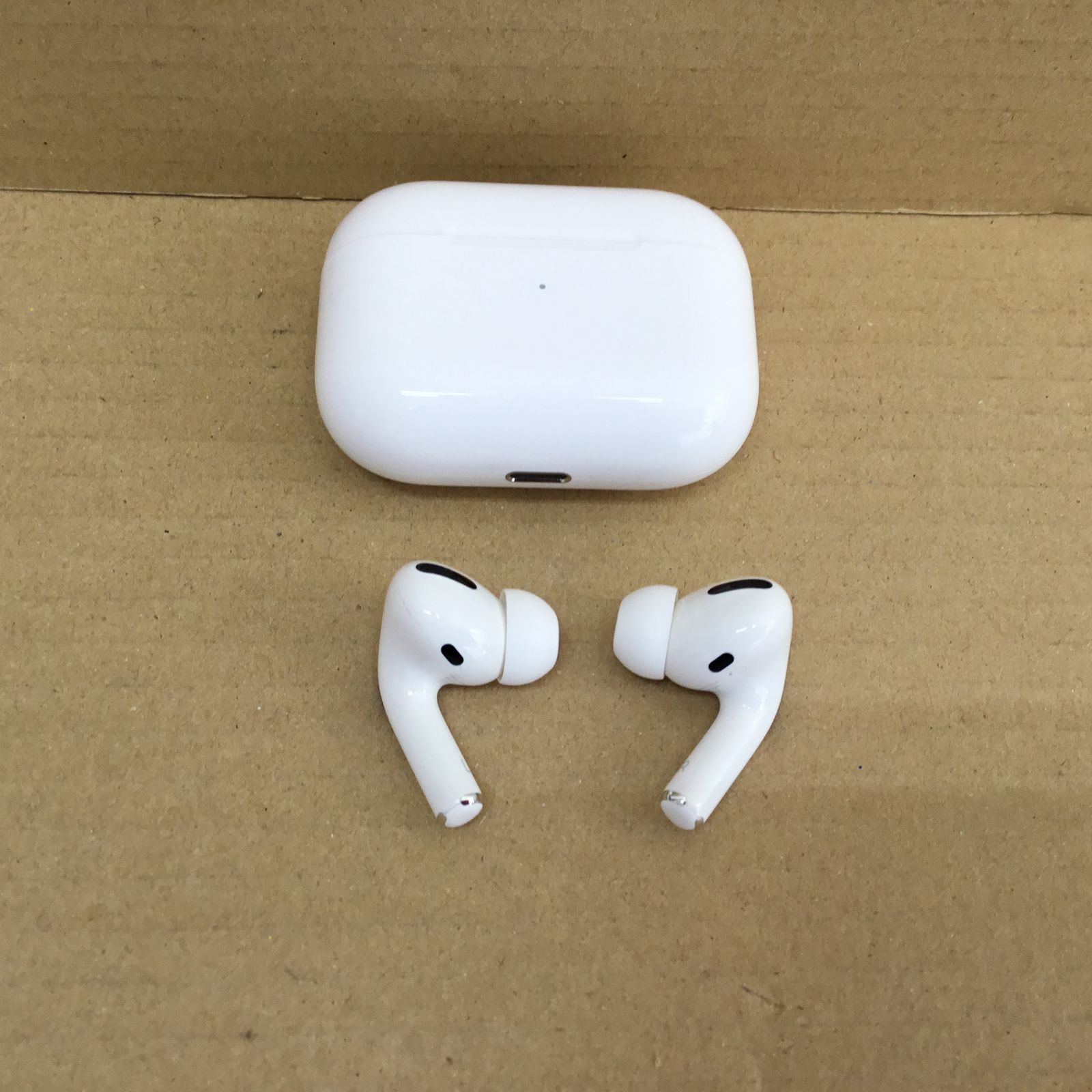 Apple AirPods PRO A2190 A2083 A2084 (P9 www.krzysztofbialy.com