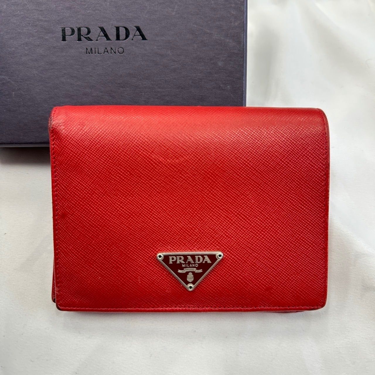 いラインアップ PRADA プラダ 二つ折り財布 サフィアーノレザー レッド 箱付き 小物