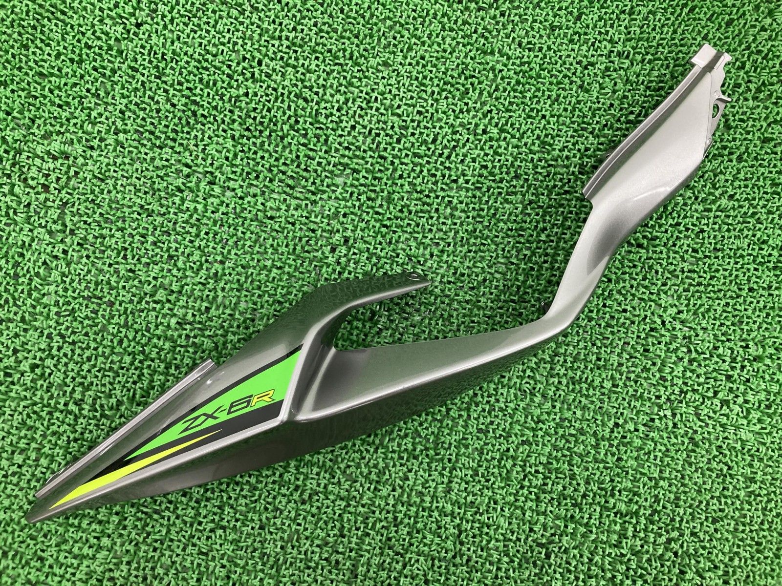 ZX-6R シートカウル 右 ガンM 36041-0052 カワサキ 純正 バイク 部品