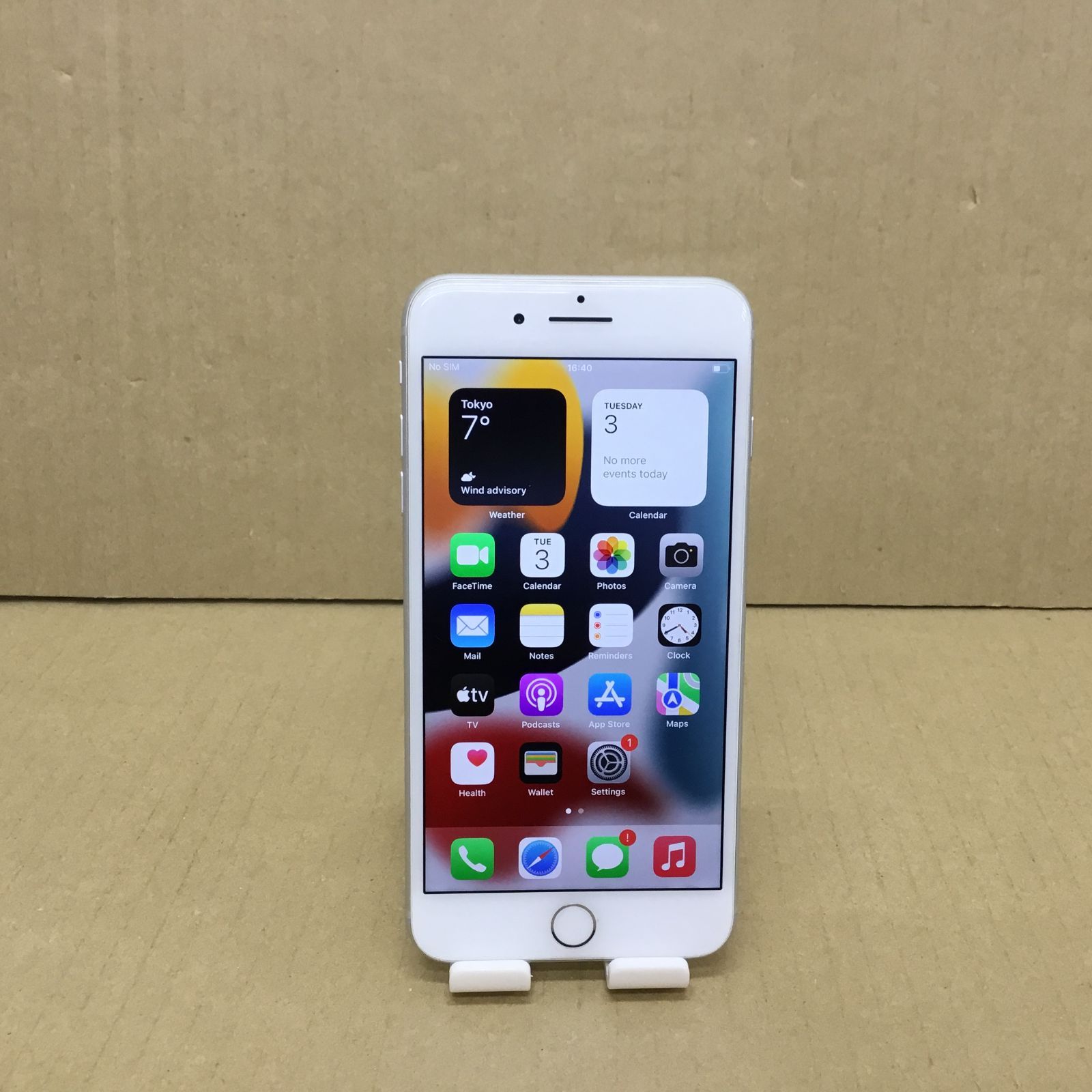 iPhone 8 Silver 64GB SIMフリー 付属品付 - スマートフォン本体