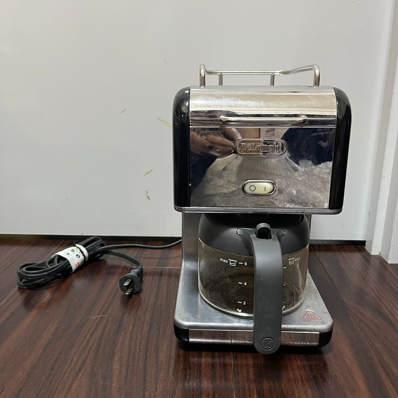 デロンギ kMix コーヒーメーカー 品 ドリップ式 CMB6-BK 6カップ 通電 済み 管理番号KKVN19