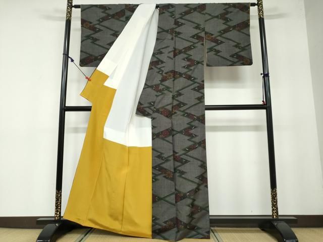 平和屋着物○本場大島紬 7マルキ 松皮菱草花文 正絹 逸品 DAAW5911ud