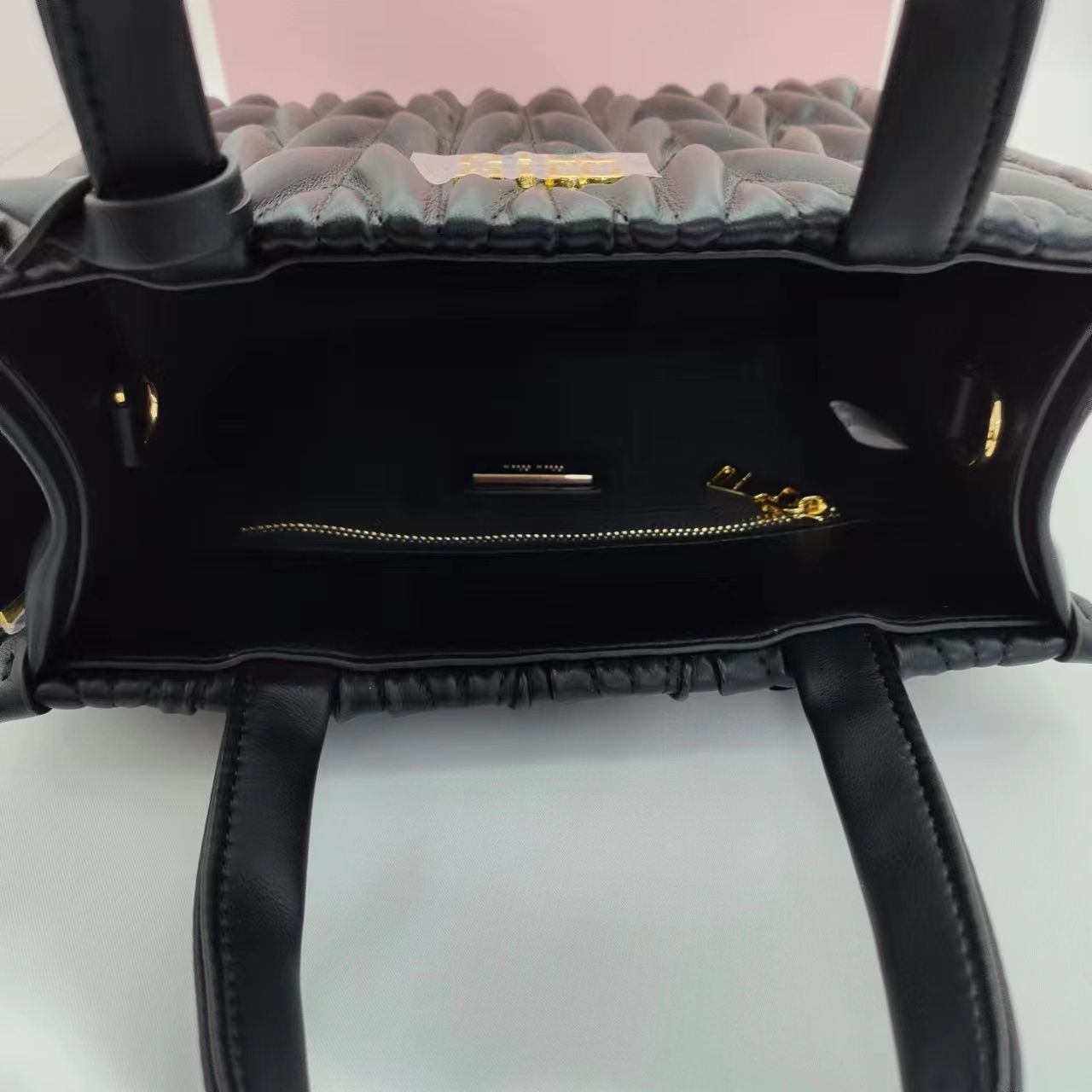 MIUMIU ハンドバッグ　ブラック