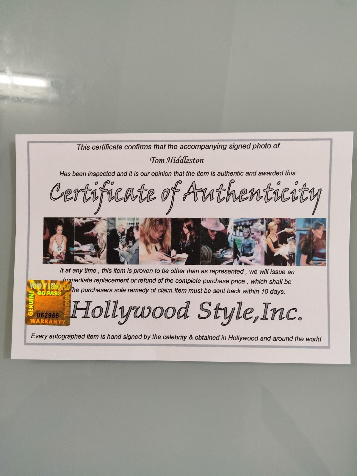 トム・ヒドルストン直筆サイン入り超大型写真…Tom Hiddleston