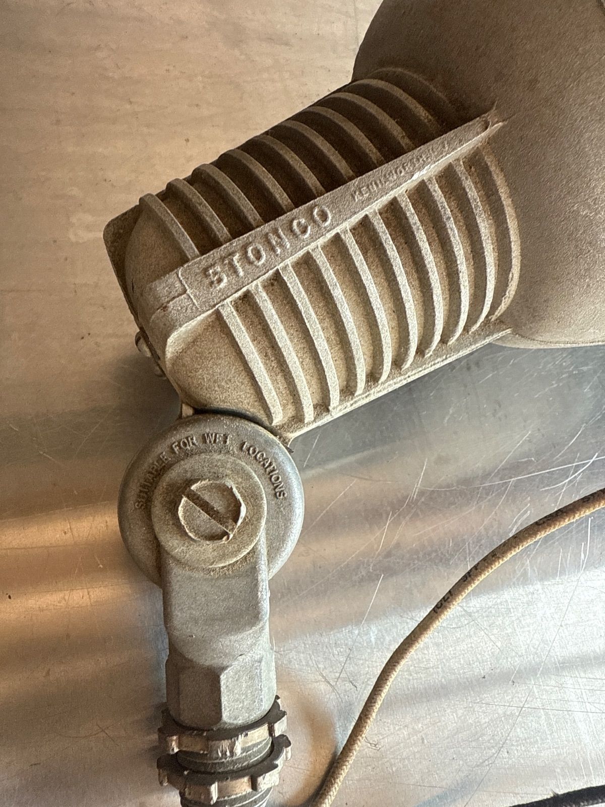 品質100%保証! 商品名 USAヴィンテージSTONCOインダストリアル角度調整付 アンティーク工業系照明壁掛ランプ 高品質、全国送料無料!