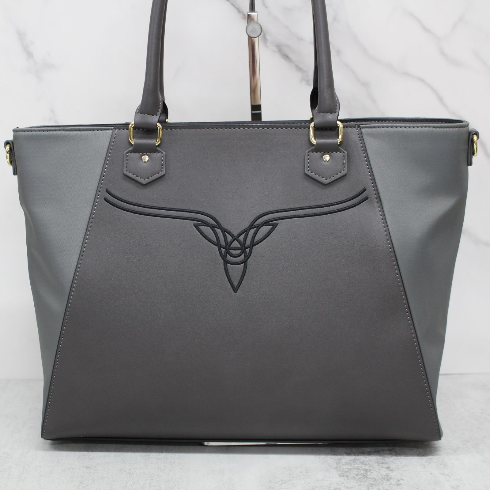 極美品 完売品 主人公 モデル トートバッグ ファイアーエムブレム 風花雪月 極美品 完売品 主人公 モデル トートバッグ ファイアーエムブレム