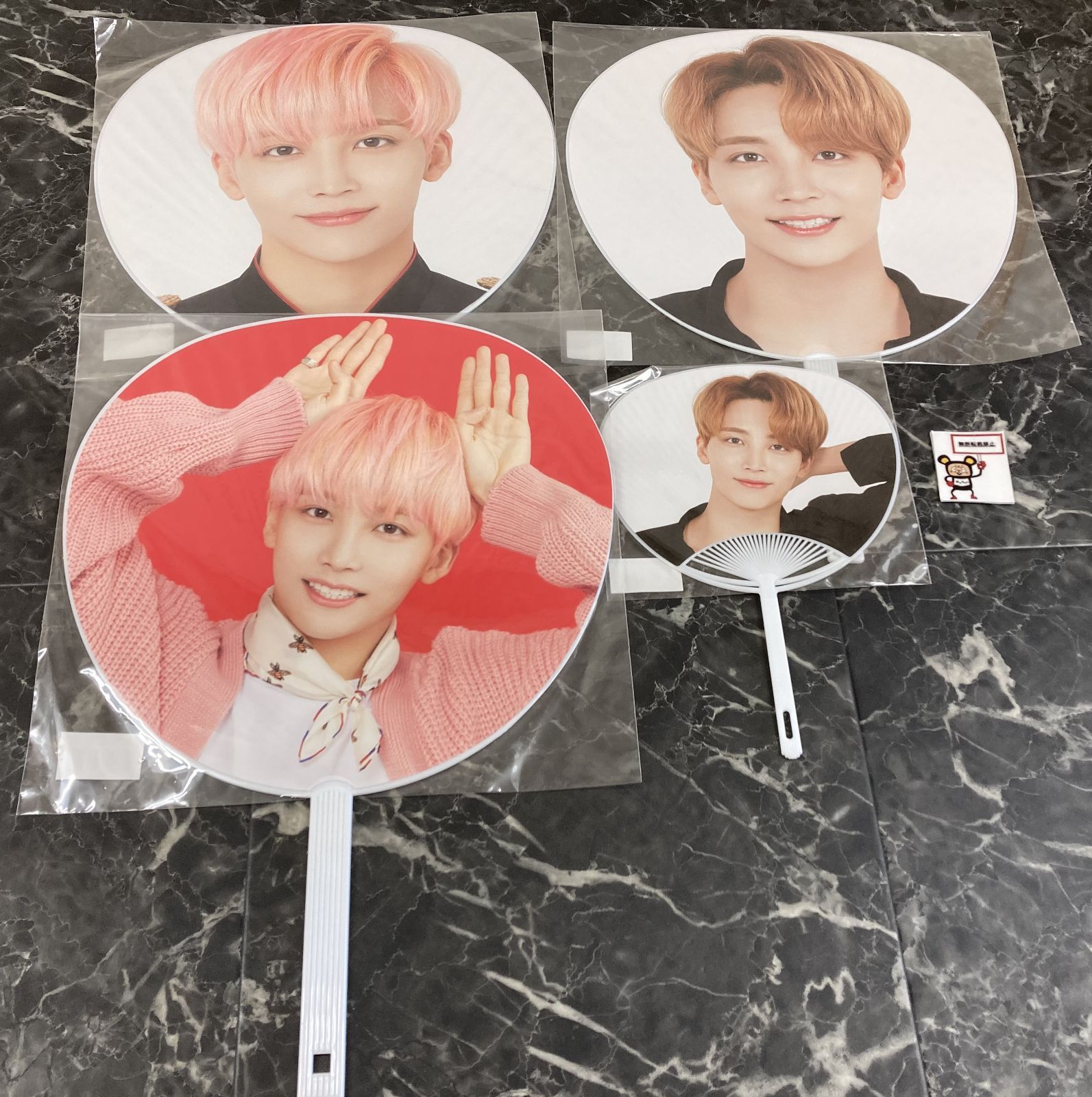 SEVENTEEN☆JEONGHAN★うちわ、フォトハンガーセット 10. SEVENTEEN JEONGHAN うちわ 4点セット ※未開封品 - メルカリ