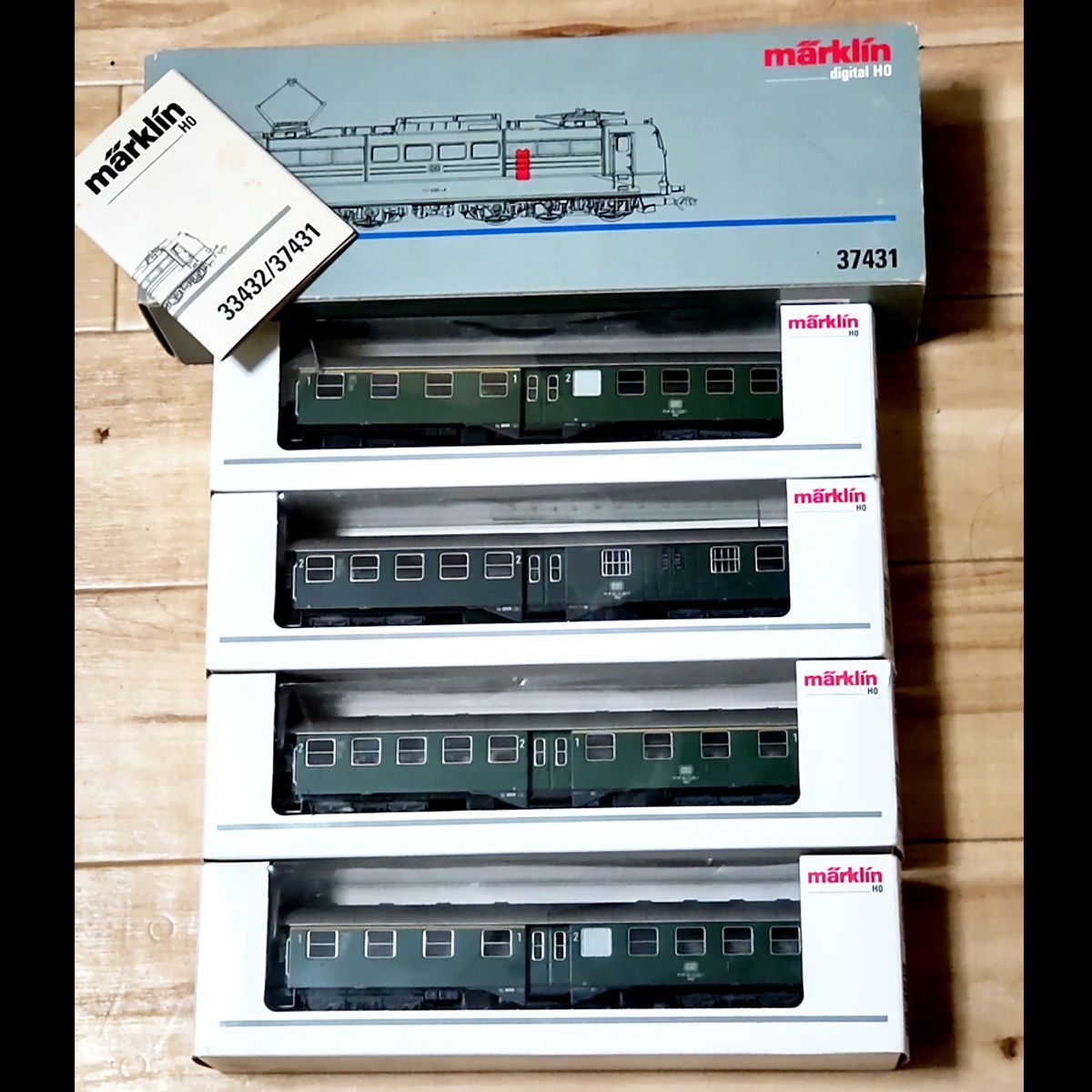メルクリン BR151 37431 & 4131 客車4両セット HOゲージ メルクリン BR151 37431 & 4131 客車4両セット HOゲージ - メルカリ