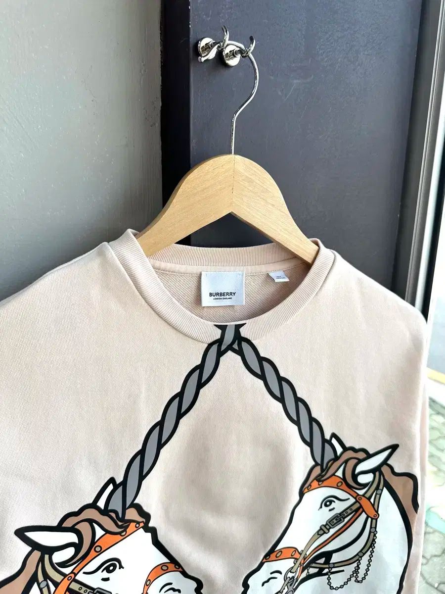 BURBERRY ピンク トレーナー 10Y BURBERRY ピンク トレーナー 10Y BURBERRY トレーナー 10Y 140cm