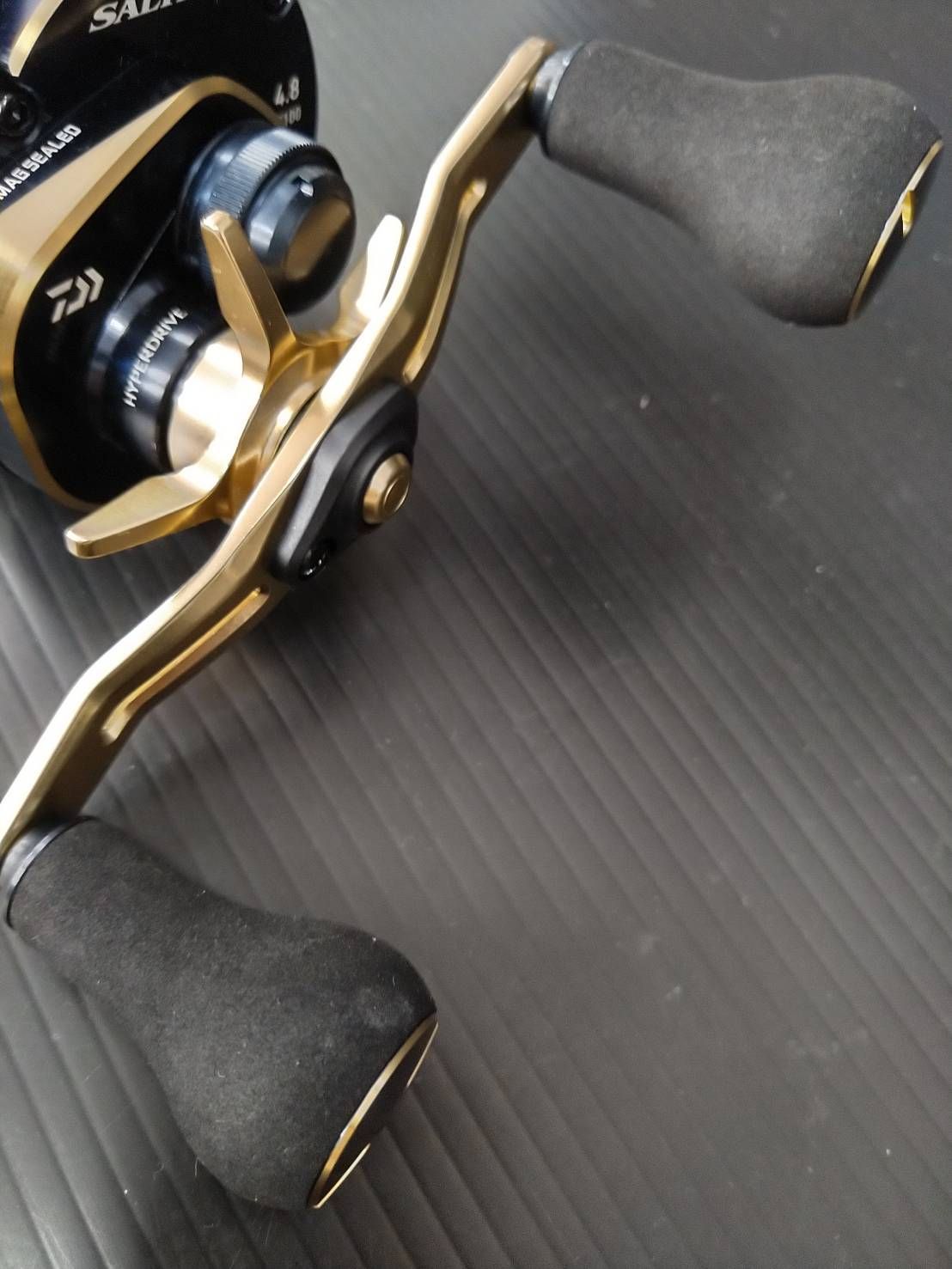 ダイワDAIWA ジギング 21 ソルティガIC 300 ダイワ(DAIWA) ジギング 21 ソルティガIC 300