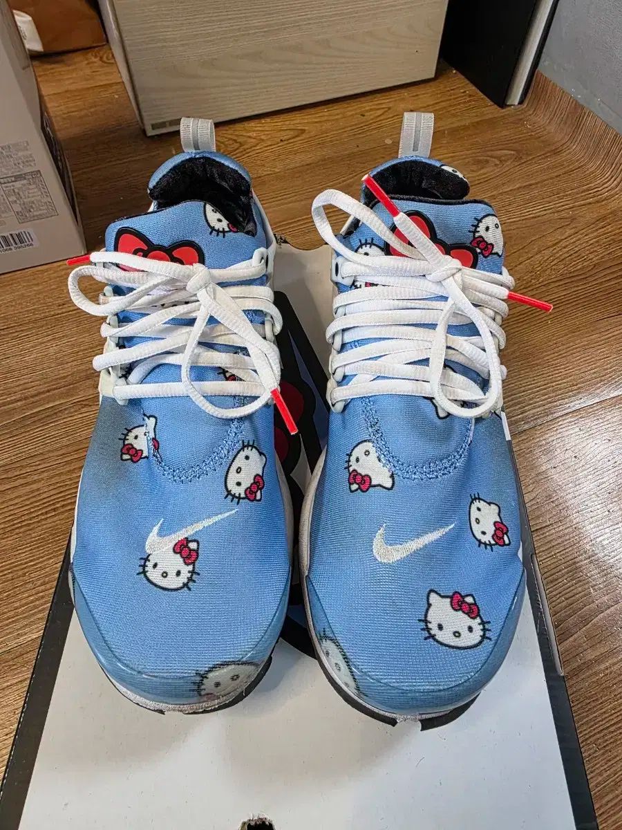 NIKE ナイキ エア プレスト ハローキティ