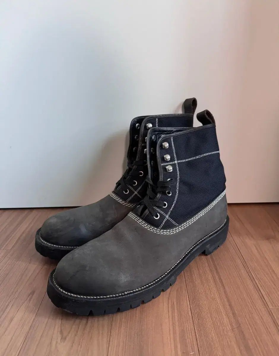 ギャルソン Vibram