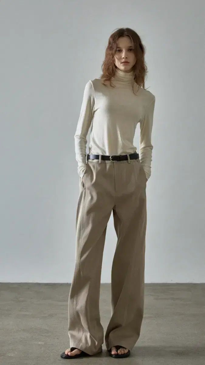 ファサードパターン カーブド コットン パンツ オリーブベージュ xs