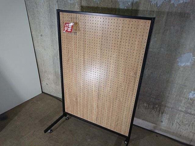 什器デポ SF 有孔パネル ラスティック柄ストアエキスプレス ゴンドラ什器 システム什器 コンビニ什器 ディスプレイ 中日販売 オカムラ