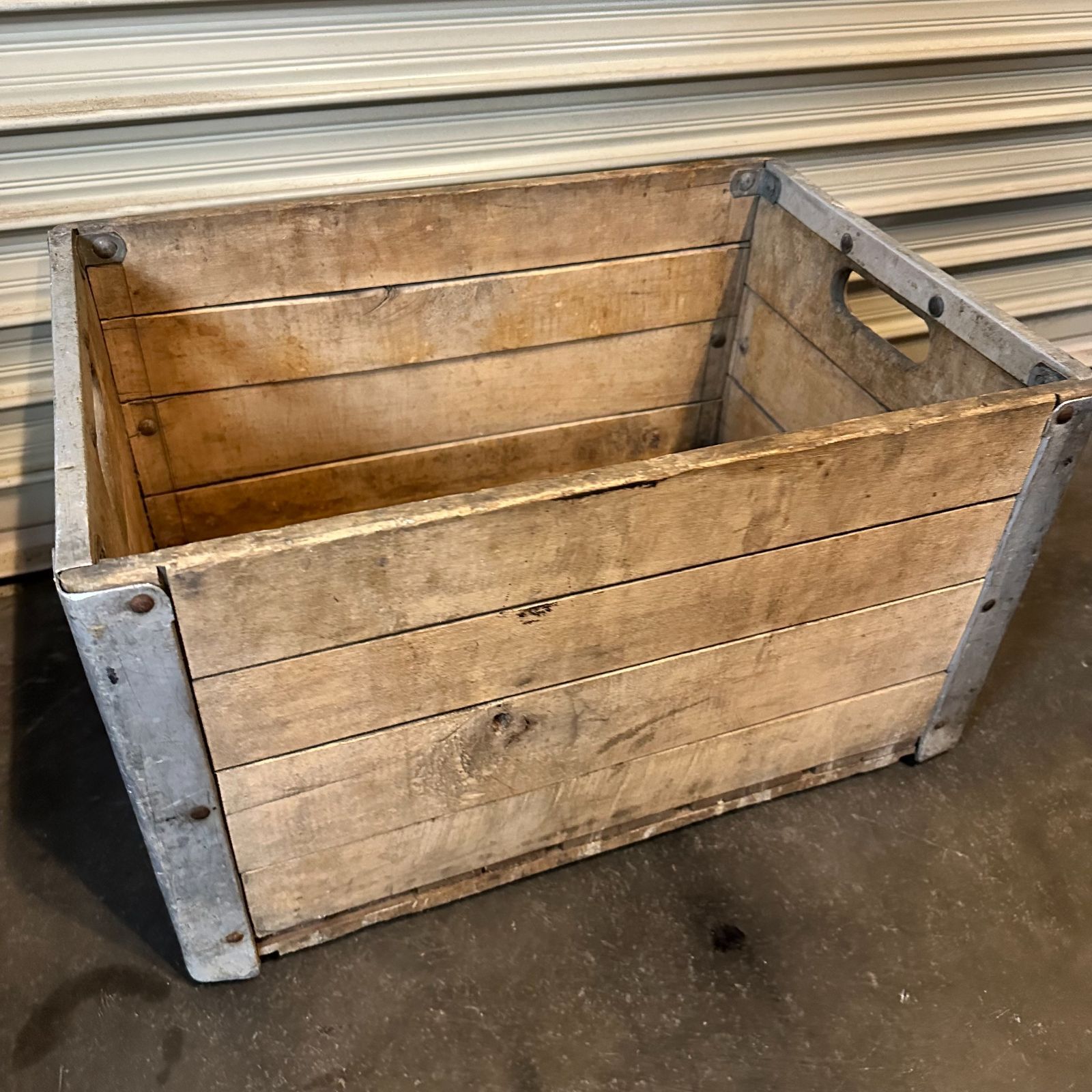 SPRINGFIELED.ILL WOODBOX