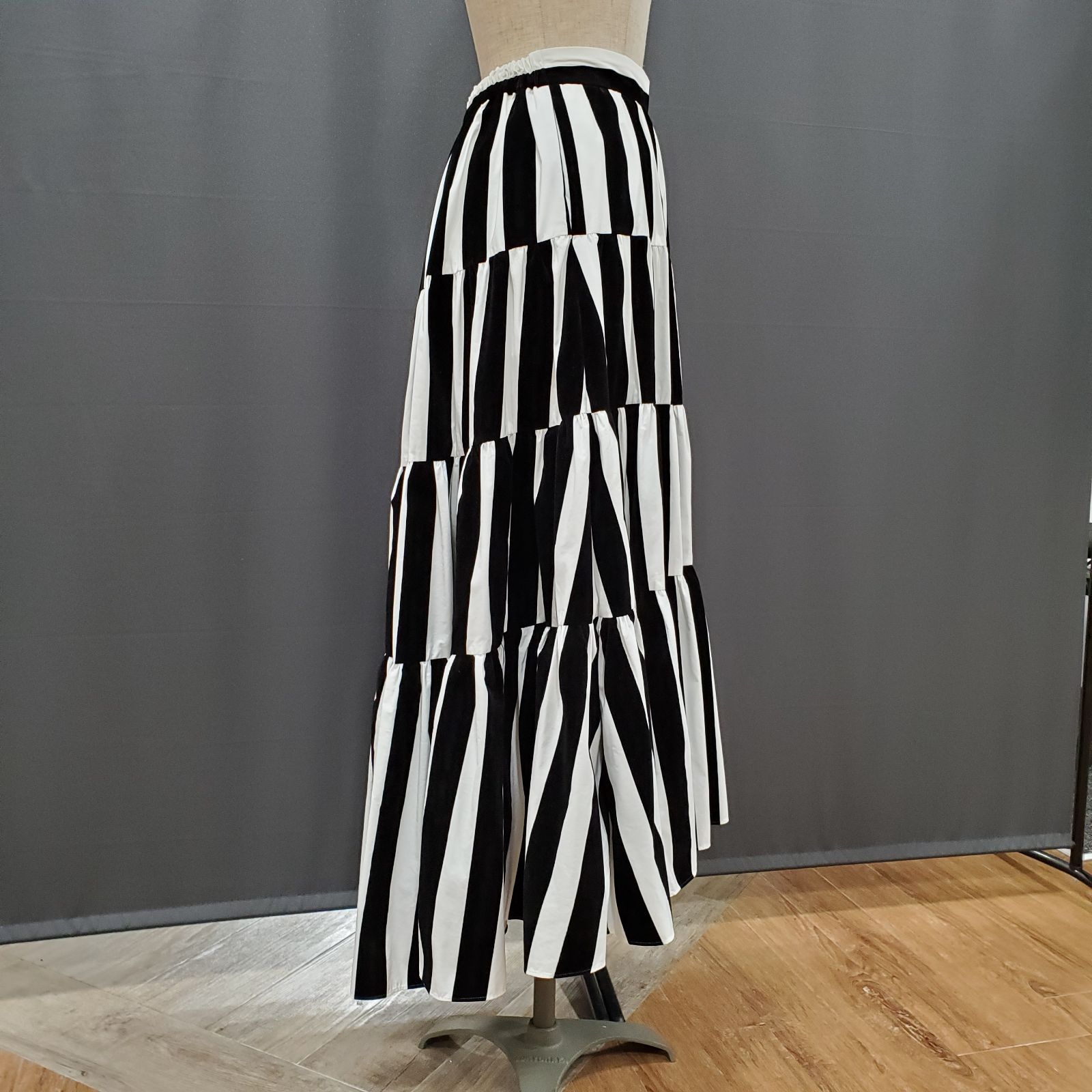 SHE Tokyo スカート プリーツ 花柄 フレア ロング 小花柄 36 Lace