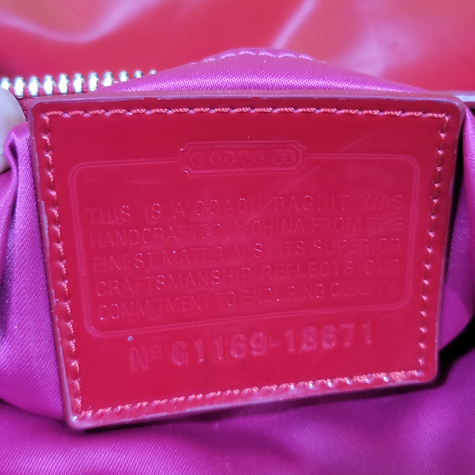 美品　COACH　2Wayショルダーバッグ　パテントレザー　レッド　ステッチ入り 美品 コーチ 2way ショルダーバッグ トートバッグ レザー 赤