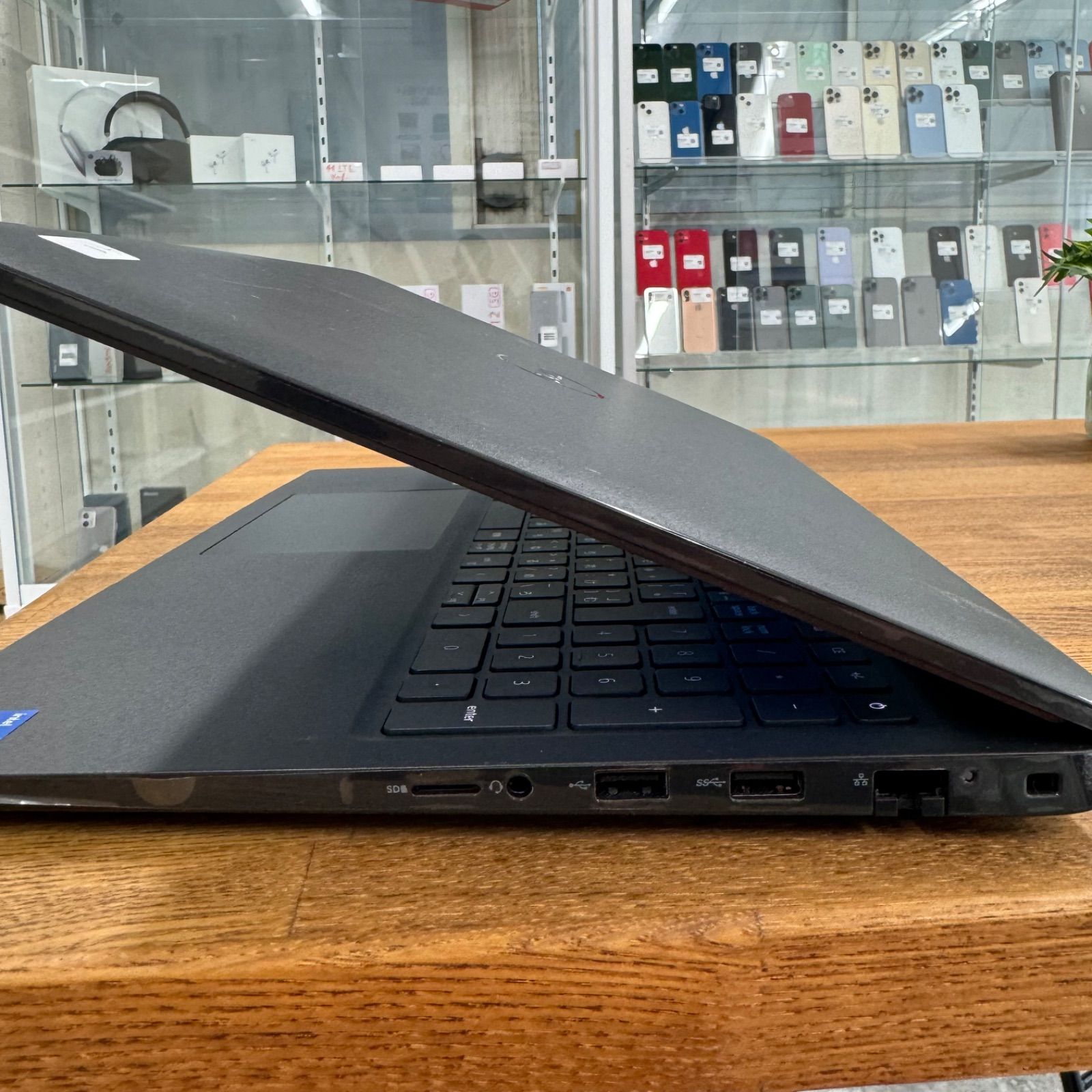 DELL Latitude 3520 Core i5 11世代 8GB 256GB SSD - メルカリ
