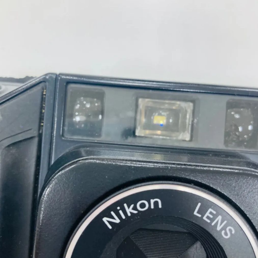 アンティーク　L35TWAD Nikon 古カメラ　フィルム　電池式　ジャンク アンティーク L35TWAD Nikon 古カメラ フィルム 電池式 ジャンク