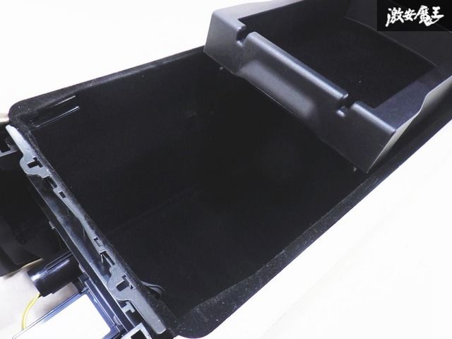 ルーバー 内装