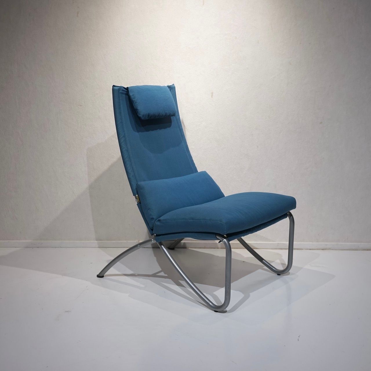 innovator イノベーター パーソナルチェア ラウンジチェア 1Pソファ ファブリック スチール脚 北欧 モダン ホテルライク