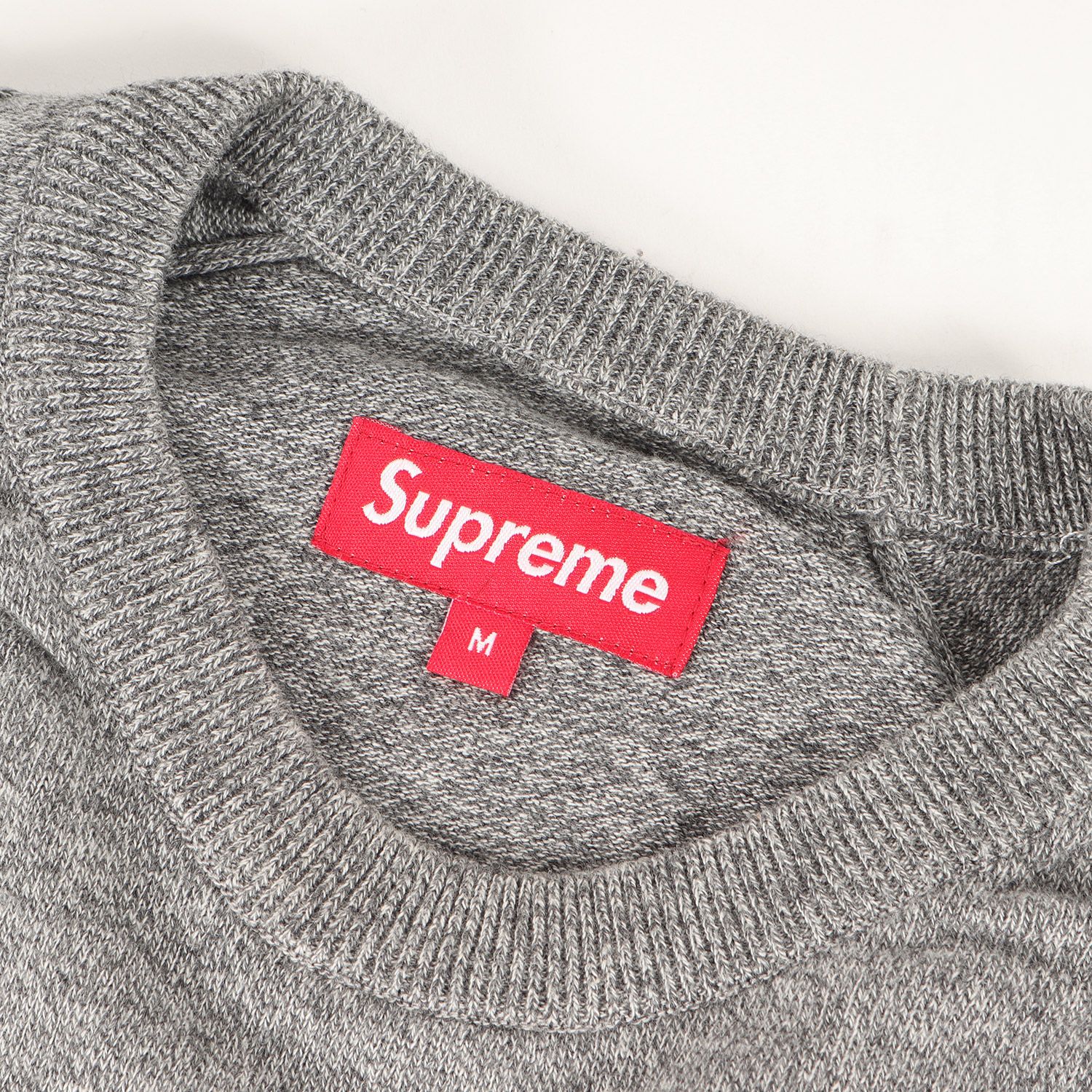 Supreme ニットセーター　Mサイズ Supreme（ニット/セーター）のフリマアイテム一覧