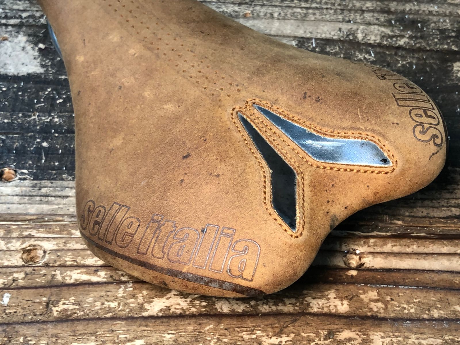 IW184 セライタリア selle ITALIA ヌバック SLR NUBUK S1 レザー