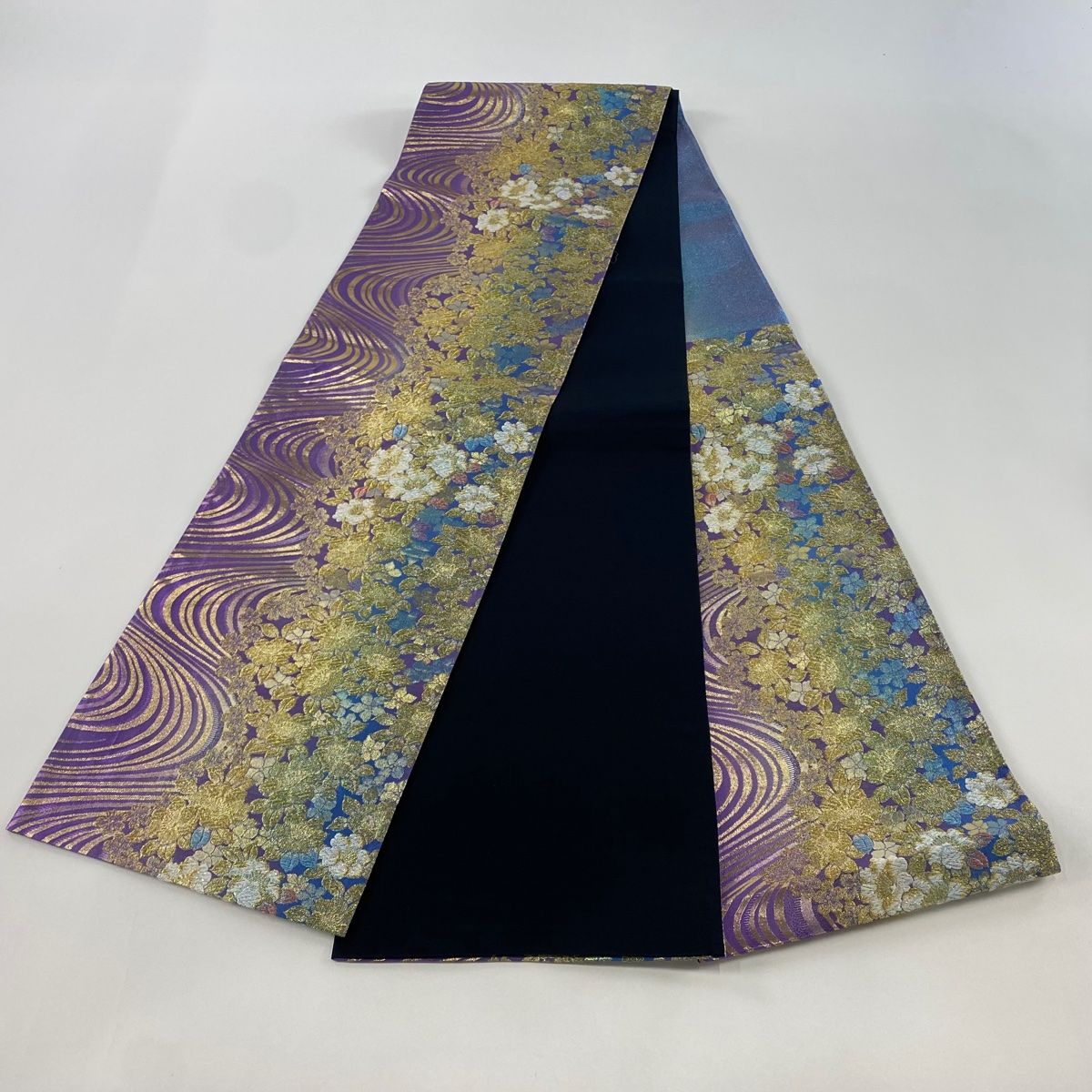 袋帯 秀品 振袖向き 草花 流水 箔 金糸 紫 六通 正絹 【中古