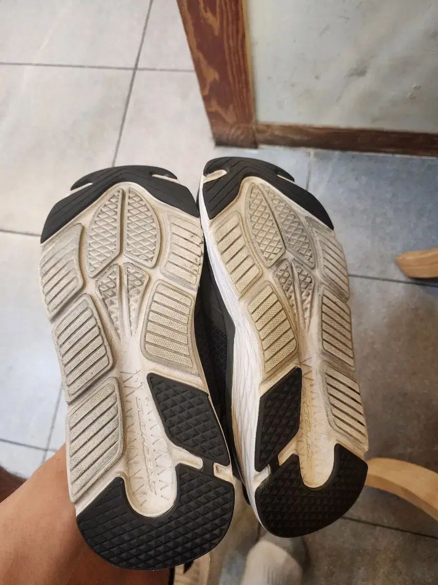 スケッチャーズ マックスクッション エリート 265 販売