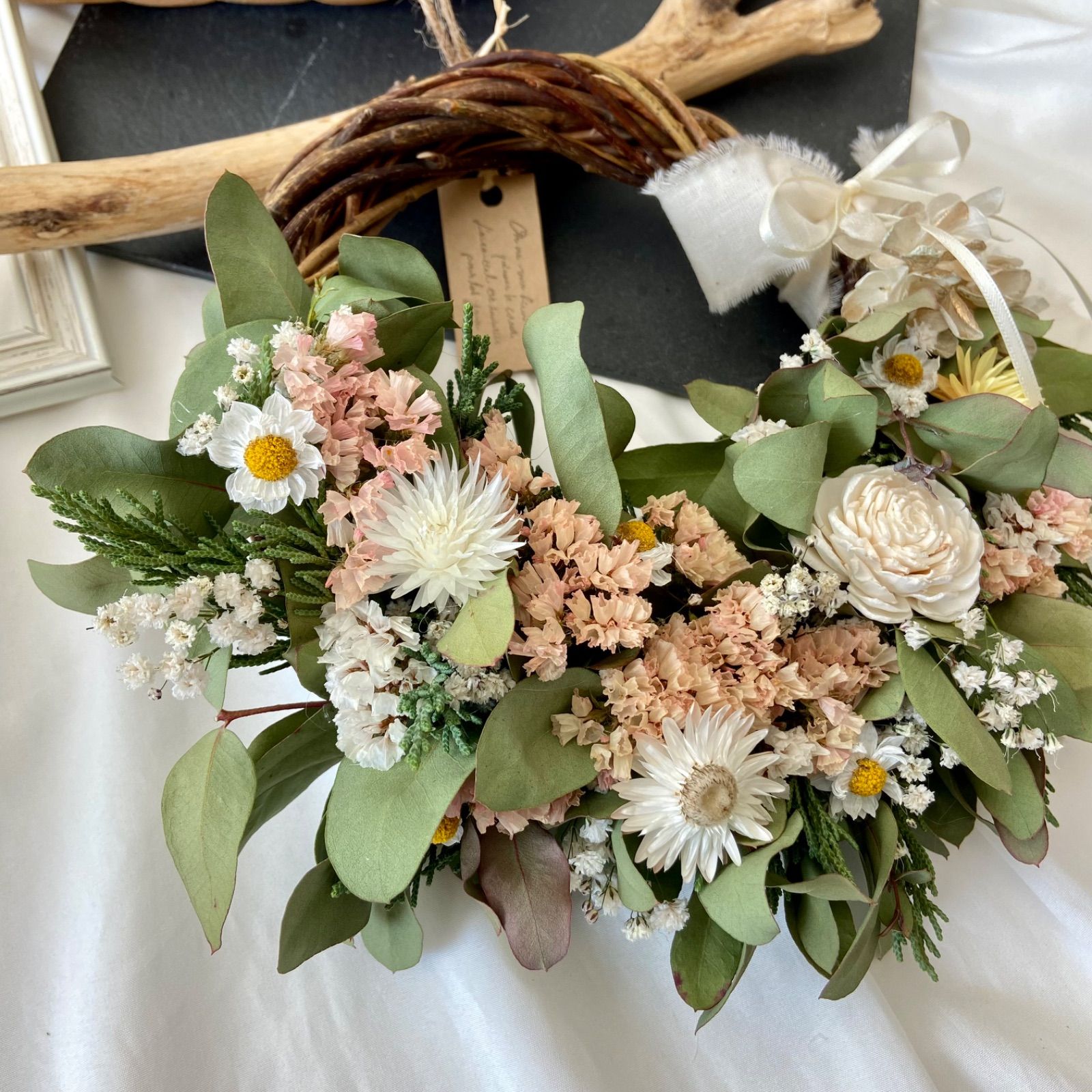 ドライフラワー　リース　ユーカリとスターチス、オレンジのリース ドライフラワー リース ユーカリとスターチス、オレンジのリース