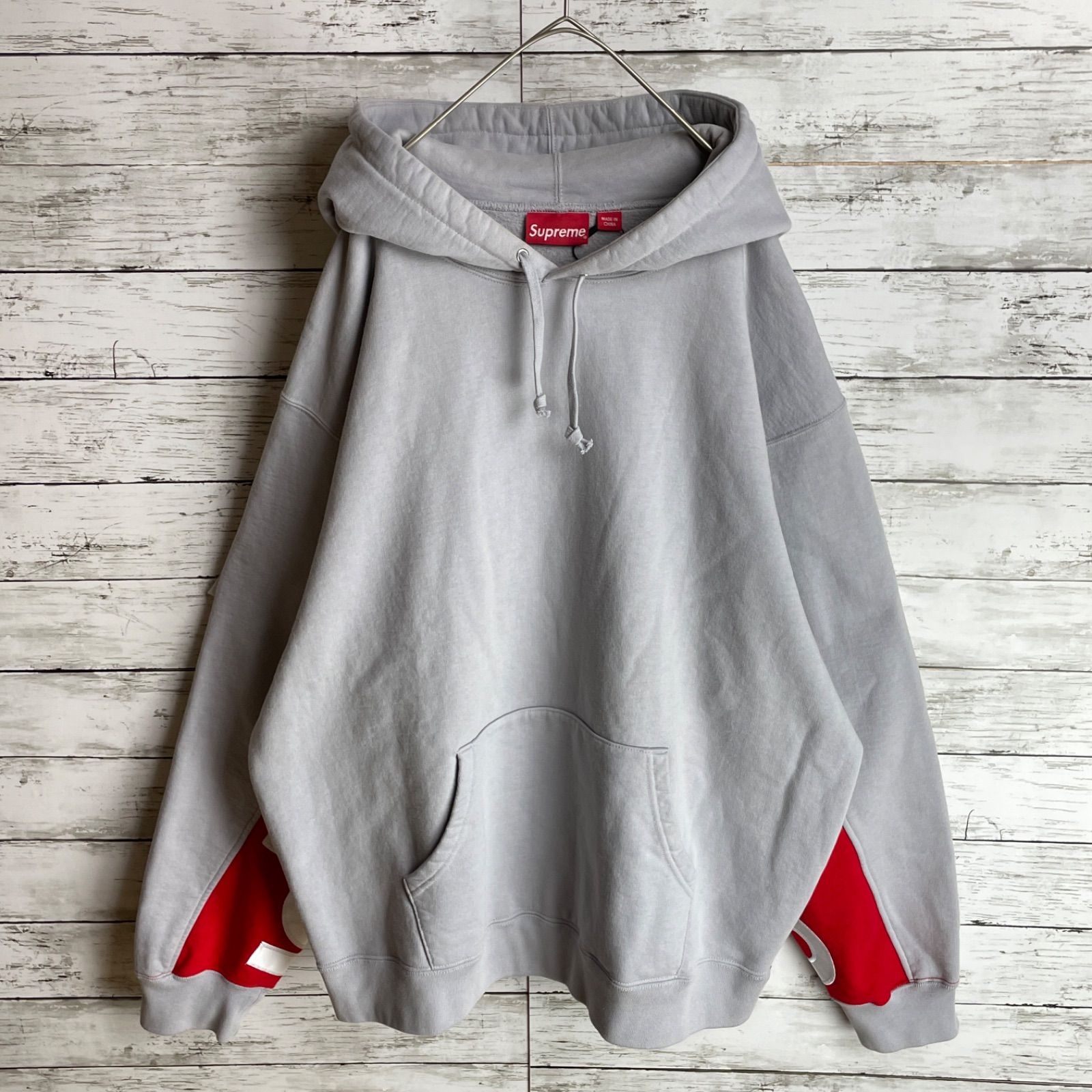 シュプリーム☆刺繍ビッグロゴ入手困難パーカー 即完売モデル 美品