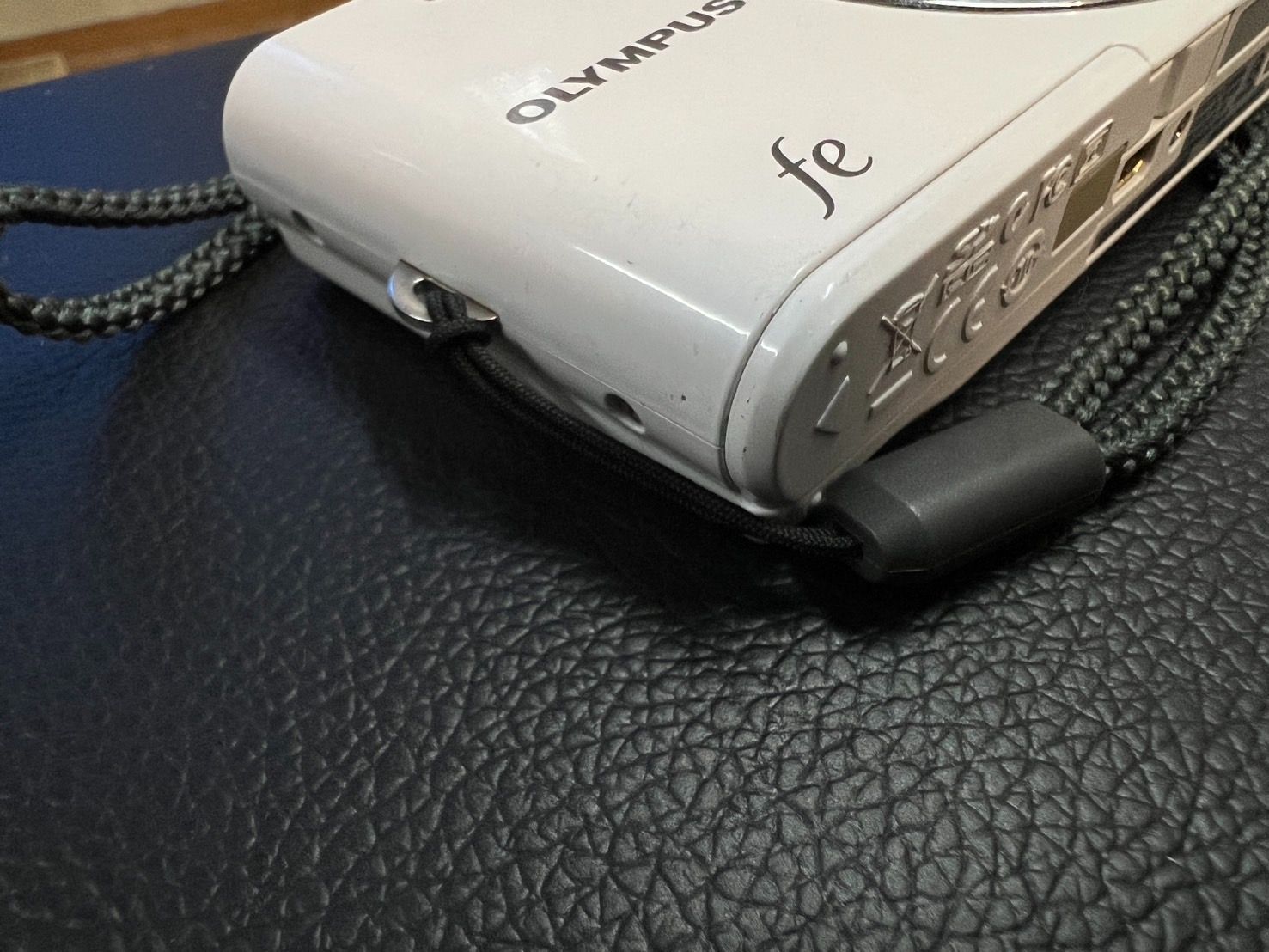 OLYMPUS FE-4050 レッド OLYMPUS FE-4050 レッド 動作確認済 中古良品