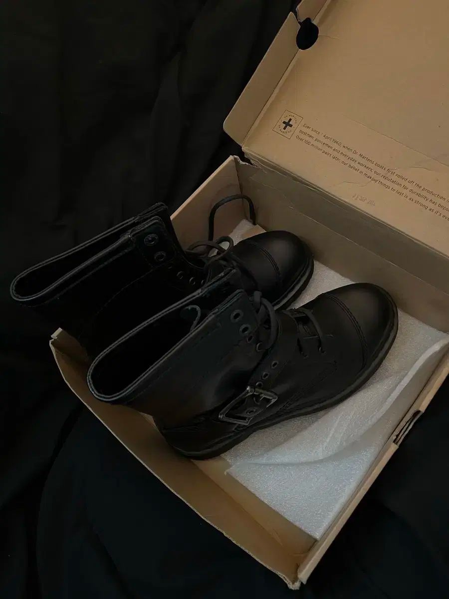 UGG UGG(アグ) M クラシック ミニ チェスナット 290 出品 アグ