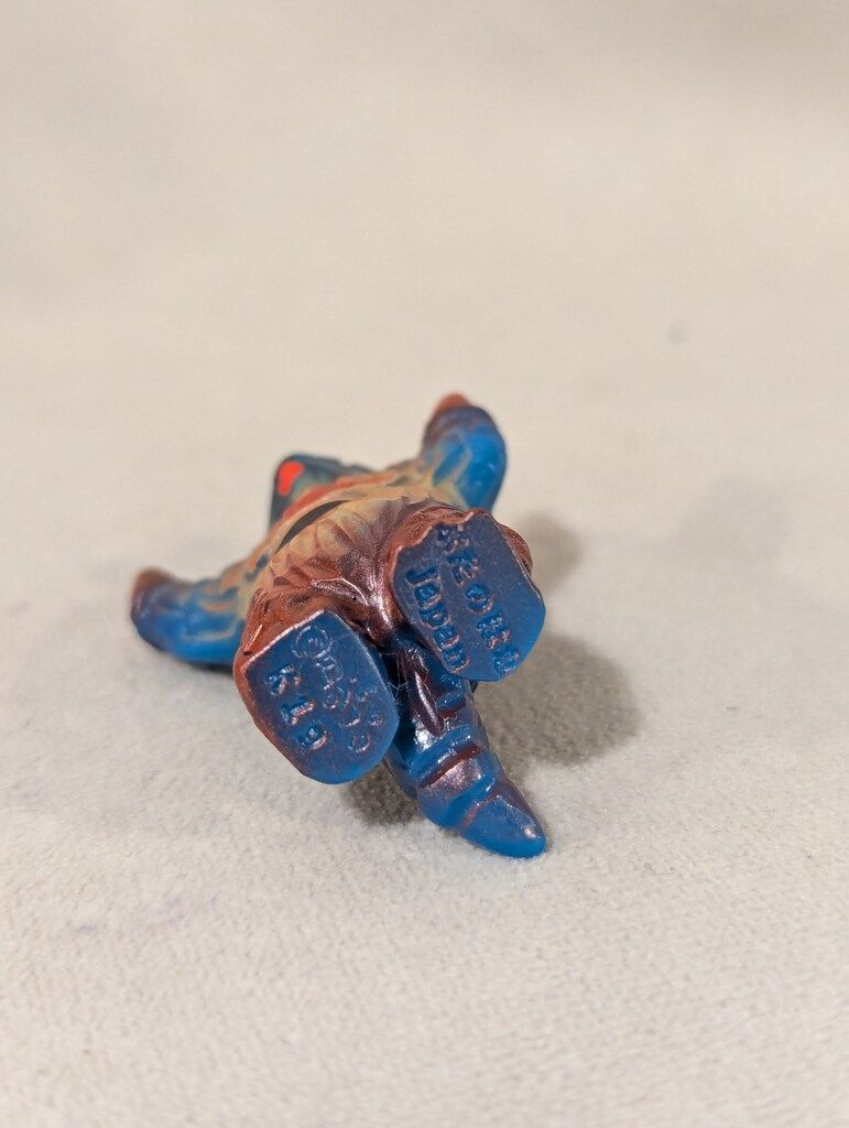 限定販売 ぶたのはな じゃんけんバトル ベムスター 青成型 茶 黄色緑塗装 日常着