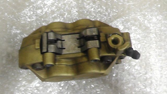 CB400SF VTEC REVO NC42-1010xxx の Fキャリパー 右 1760491913