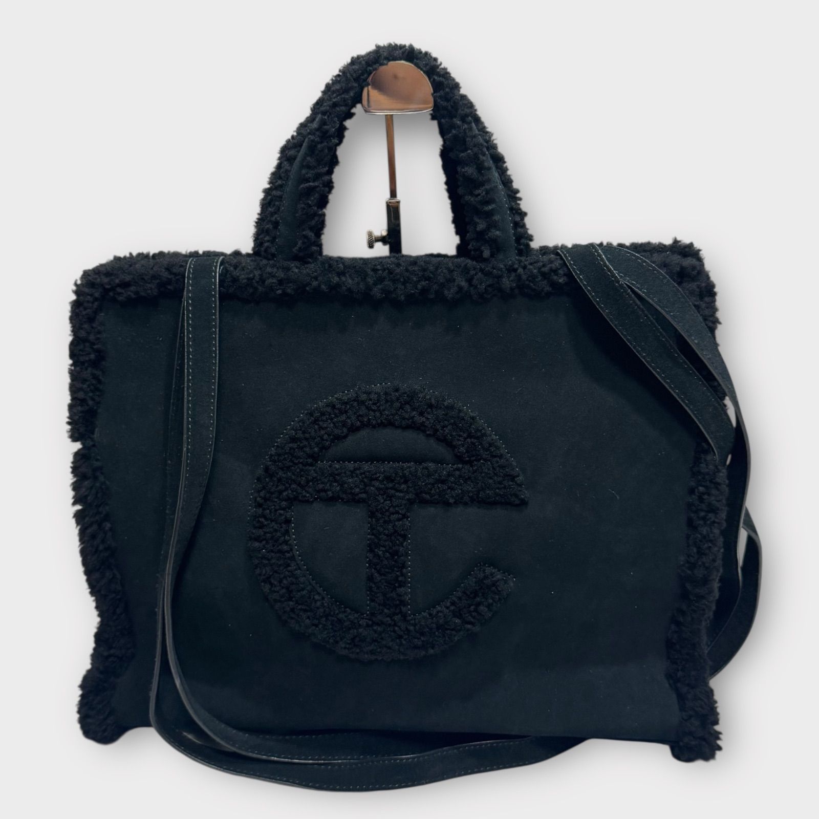 【新品未使用品】UGG × Telfa トートバッグ／ショルダーバッグ ☆関税込☆UGG☆UGG X TELFAR Shopper Bag Crinkle Small W