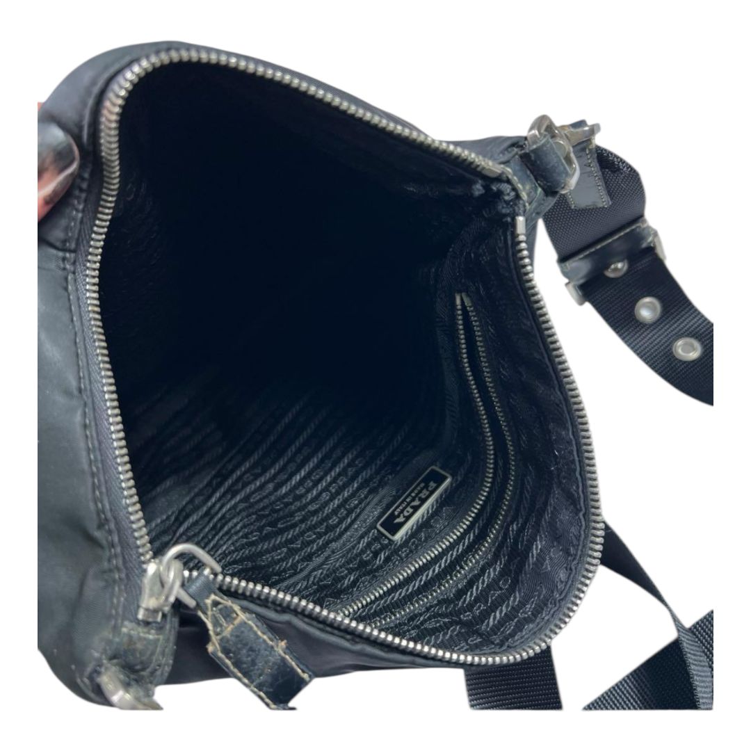 美品✨ PRADA ショルダーバッグ 三角ロゴ ナイロン レザー A4収納可 PRADA プラダ ショルダーバッグ ナイロン✖︎レザー A4収納可