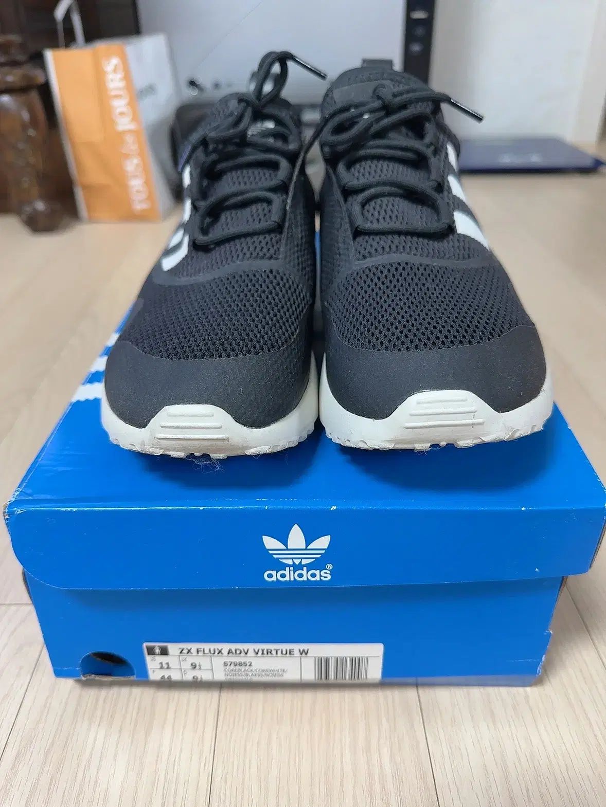 adidas アディダス