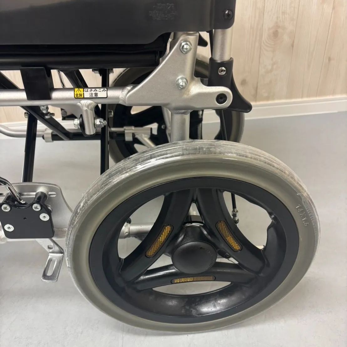 介助車椅子 コンパクト