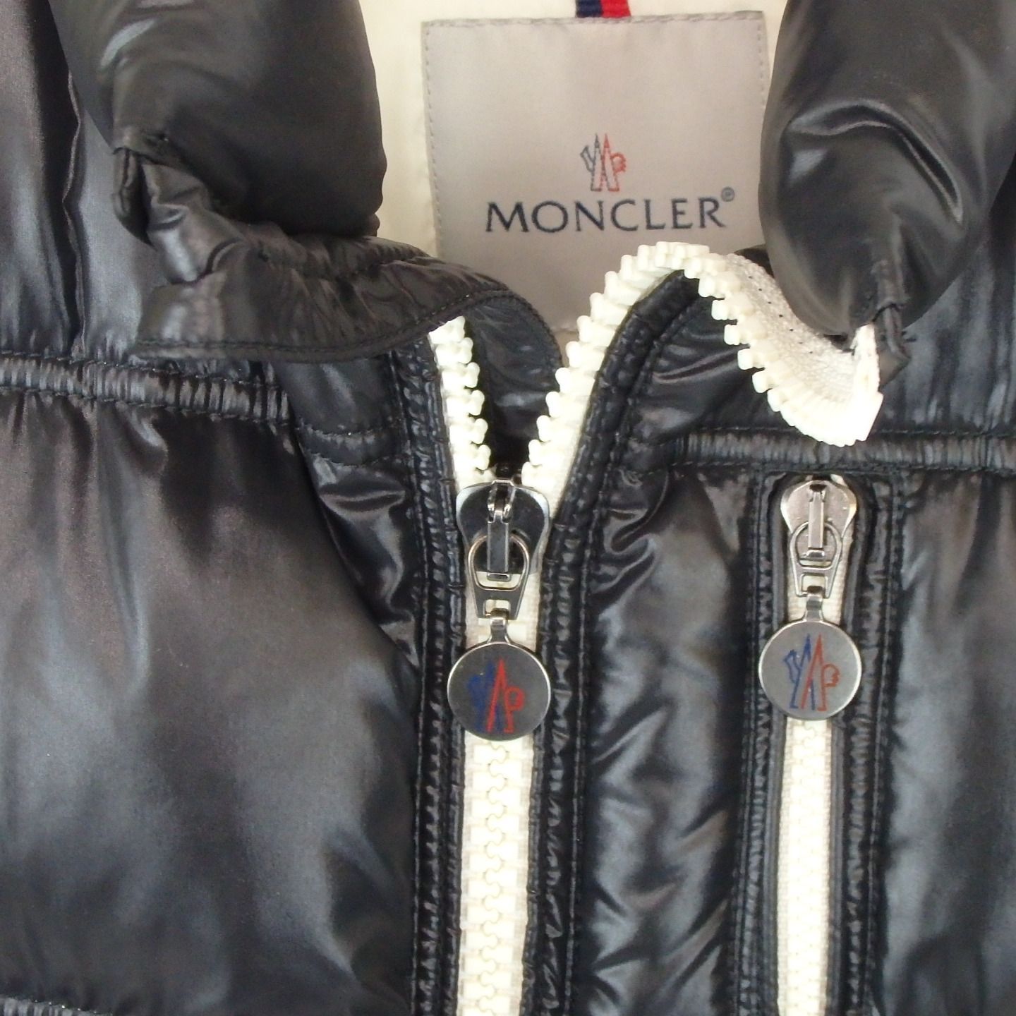 美品 MONCLER モンクレール エリック ダウンジャケット - メルカリ