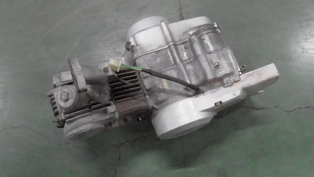 カブ50 C50-9805xxx の エンジン 1760662559