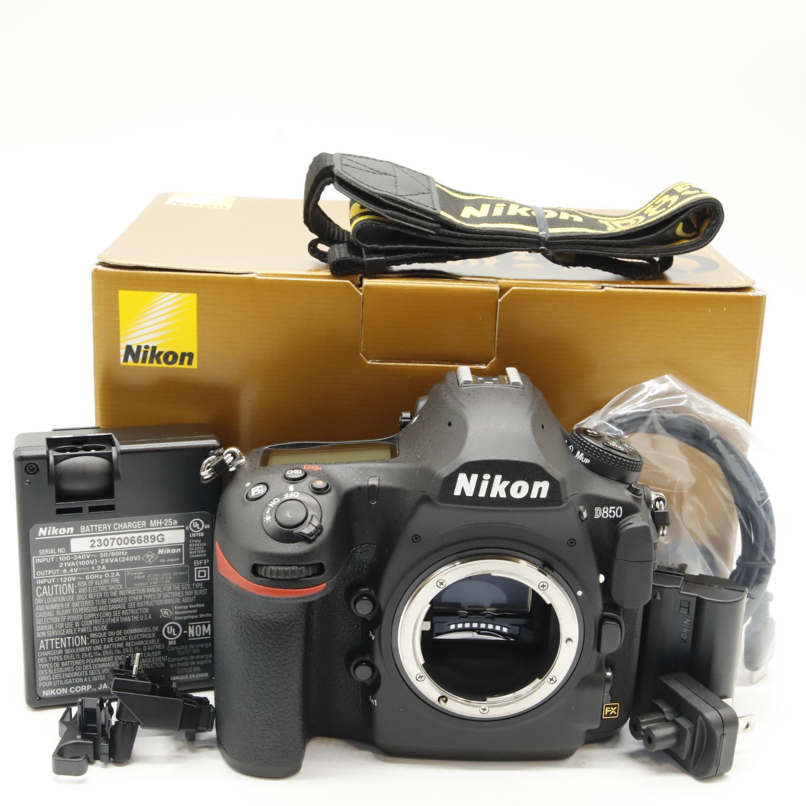 シャッター回数24512回】□ほぼ新品□ Nikon デジタル一眼レフカメラ