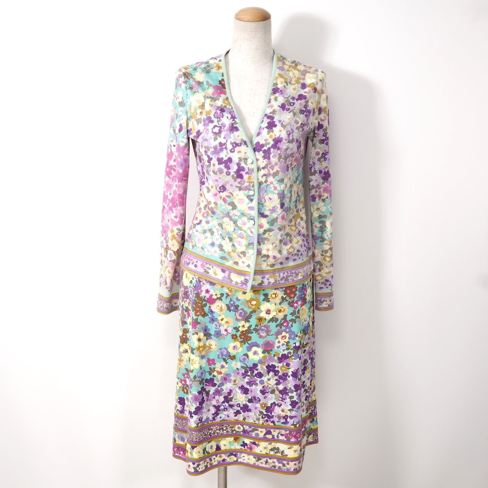 美品 レオナール セットアップ ウール シルク混 花柄 ジャケット スカート 美品 レオナール LEONARD ウール シルク 花柄 総柄 スカート