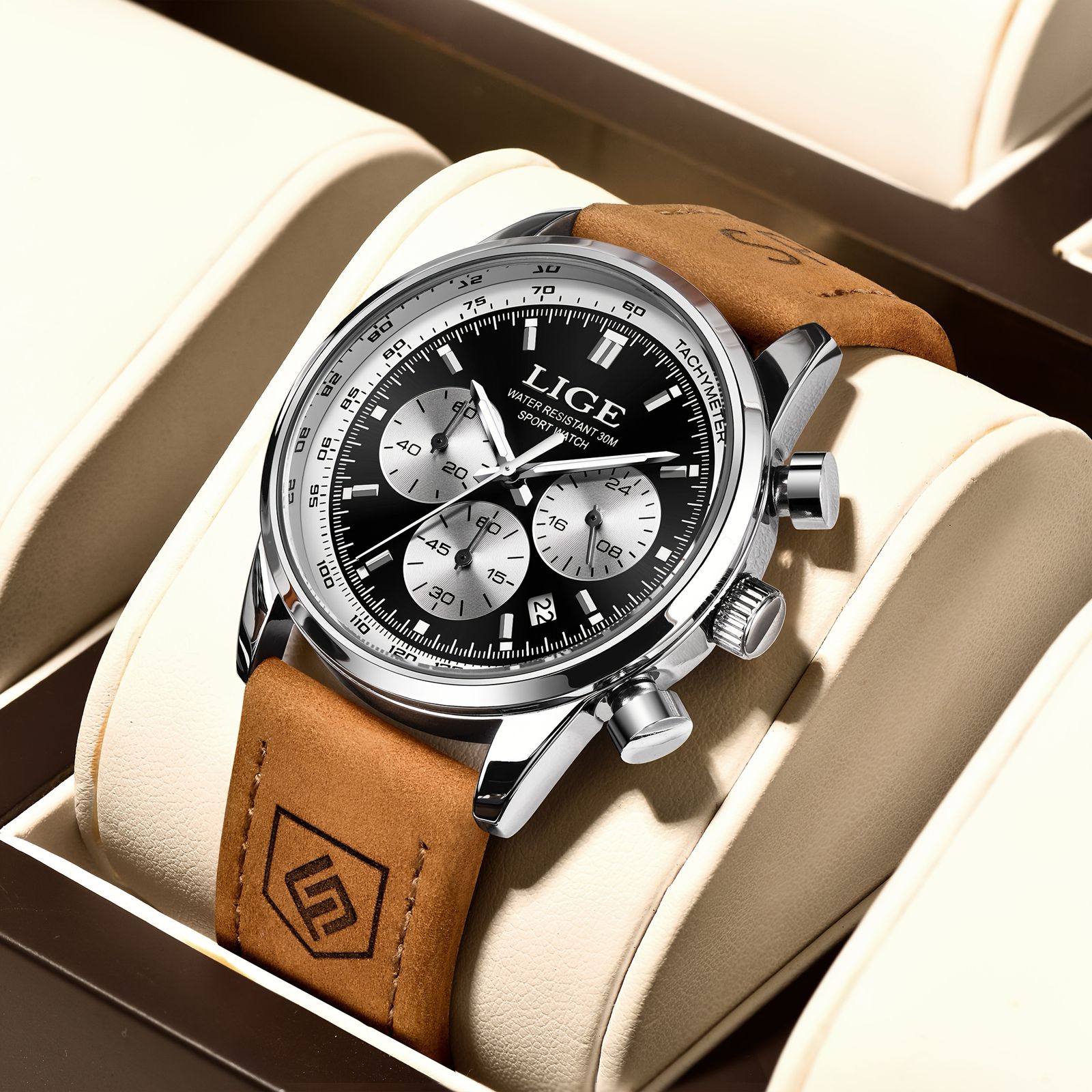 高級感あふれるメンズ腕時計 クロノグラフ搭載【シルバー