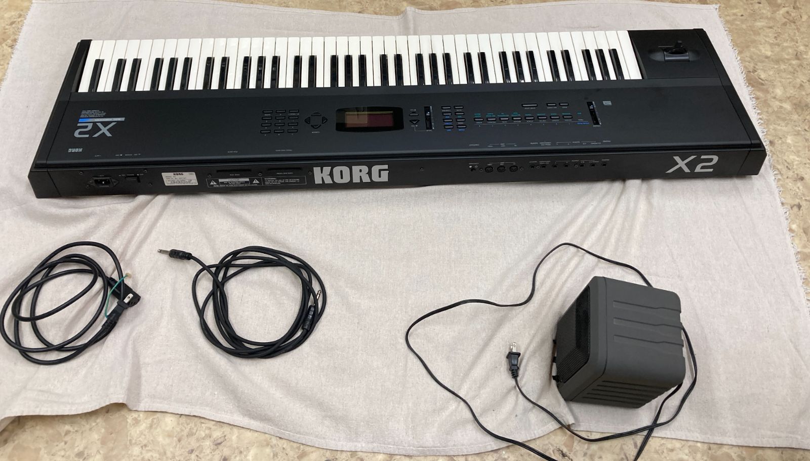 KORG X2 music workstation シンセサイザー ミニアンプ付き 作動確認済！ - メルカリ