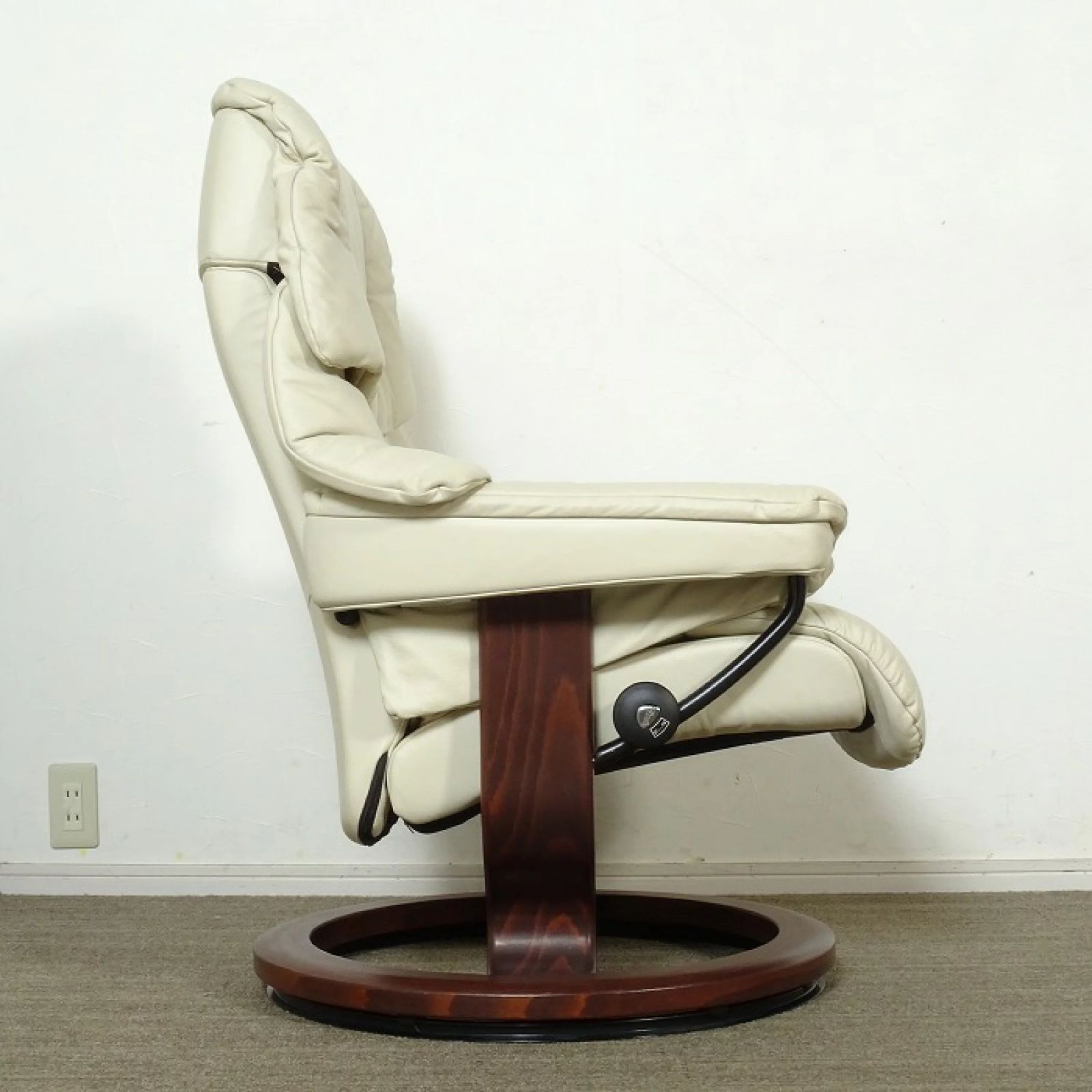 ◾︎SELUNO◾︎ 展示 EKORNES エコーネス Stressless | ストレスレス レノ M リクライニングチェア | 本革 46万 v666