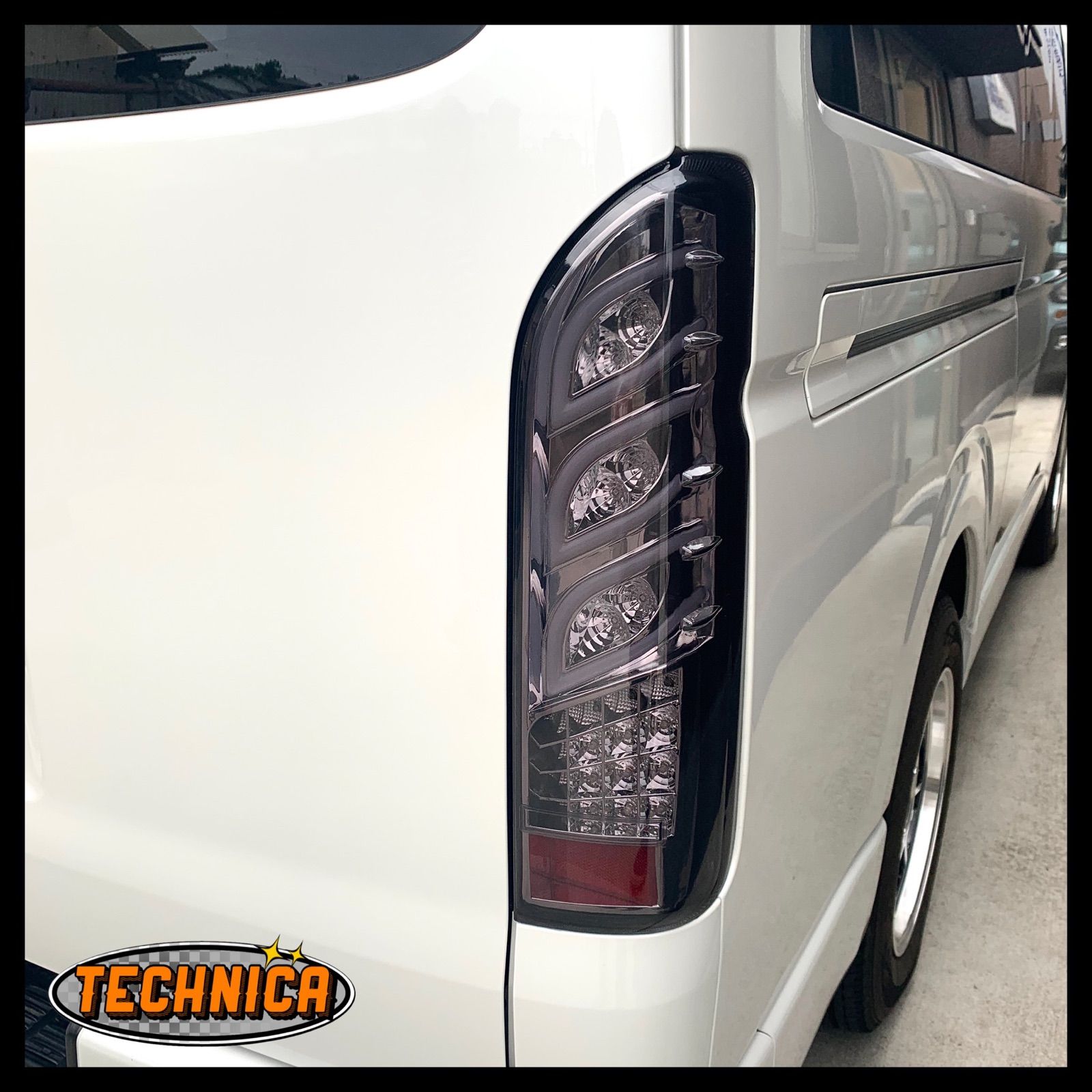 ハイエース テールランプ シーケンシャル