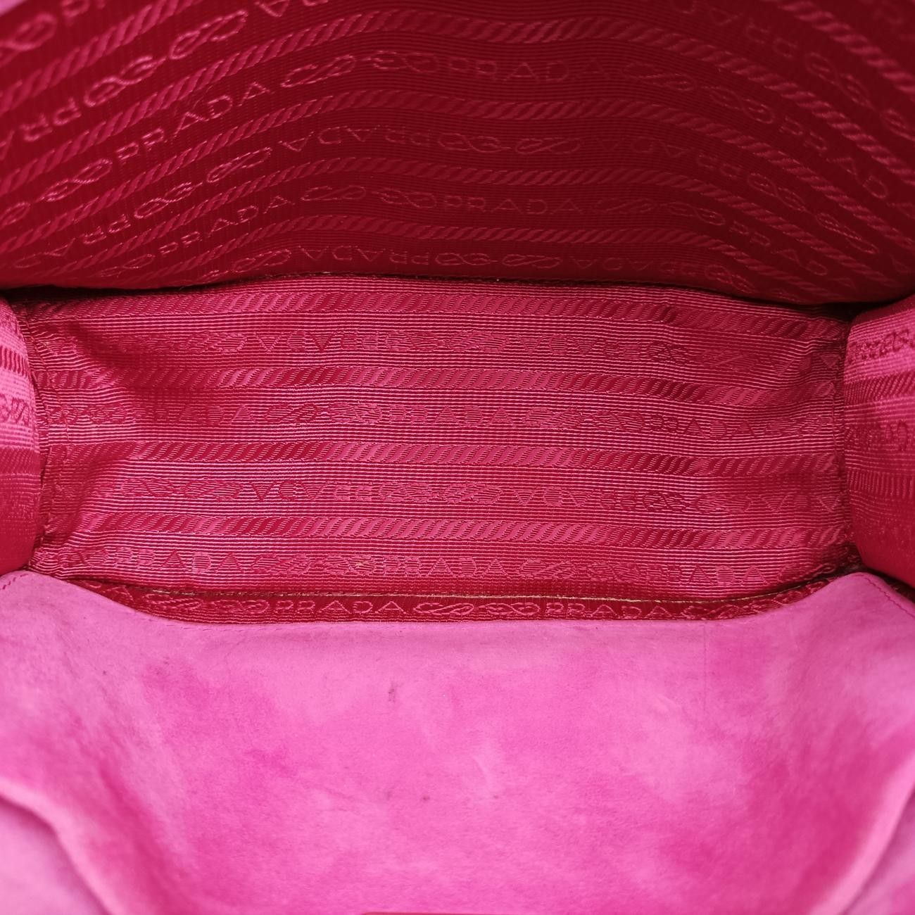 プラダPradaカイエマルチ