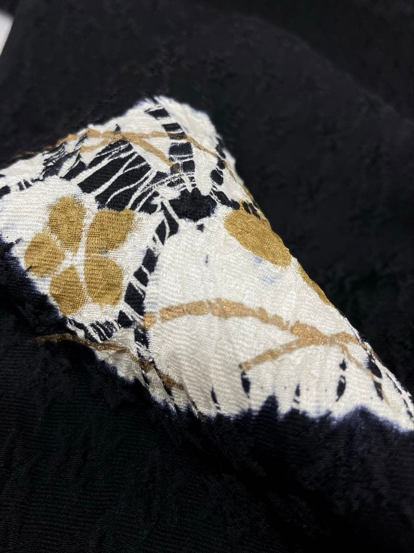 小紋 ふくれ織 紋意匠 絞り 黒地 正絹 反物 - メルカリ