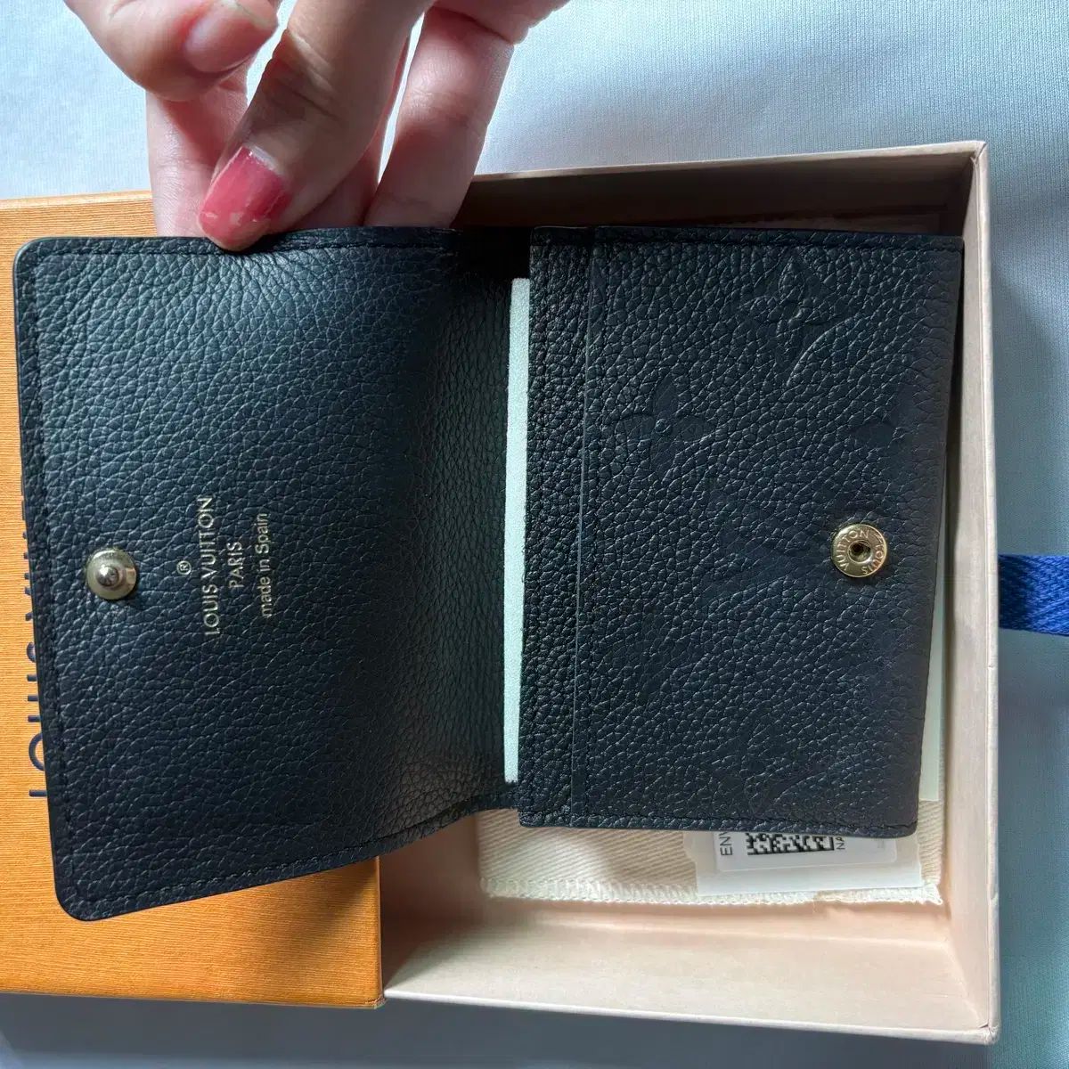 貢献する Louis Vuitton ルイヴィトン ビジネス 財布 品質保証 !